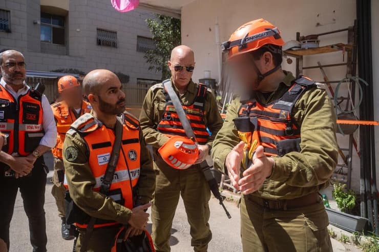 פעילות פיקוד העורף בזירת הנפילה