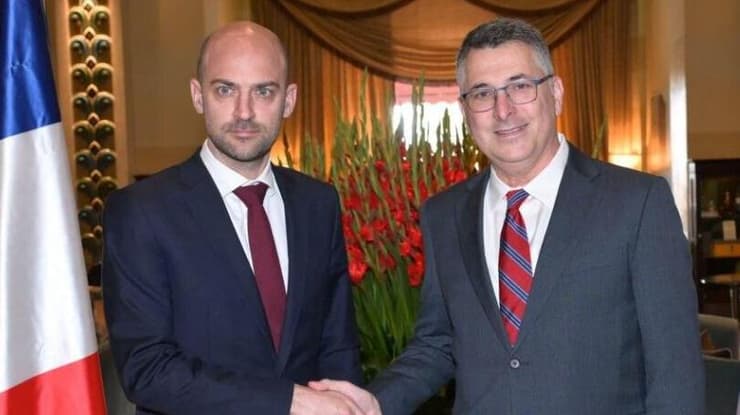 סער ובארו (צילום: שלומי אמסלם, לע״מ) שר החוץ גדעון סער מארח את שר החוץ של צרפת ז׳אן נואל בארו בירושלים