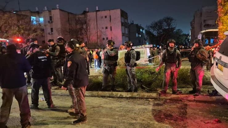 כוחות בזירה בערד