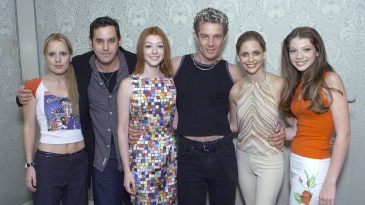 ניקולס ברנדון (שני משמאל) עם קאסט "באפי ציידת הערפדים"