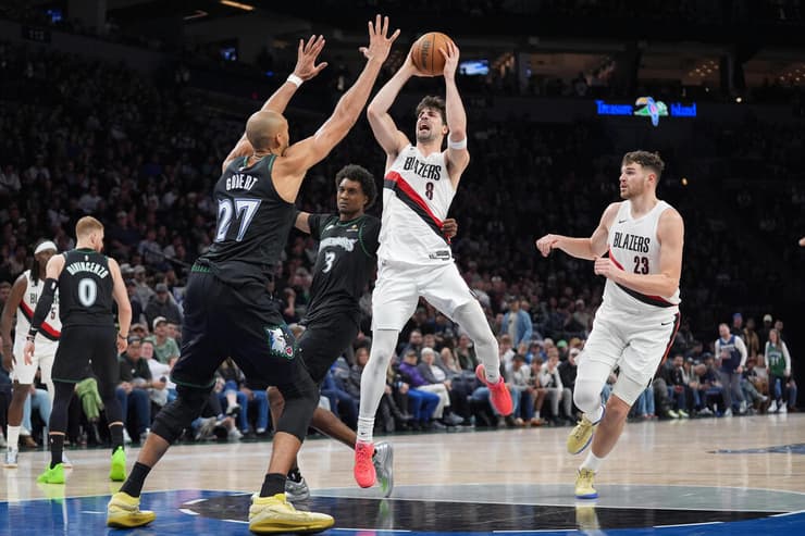 בדרך לפלייאין. אבדיה (צילום: AP Photo/Abbie Parr) אבדיה