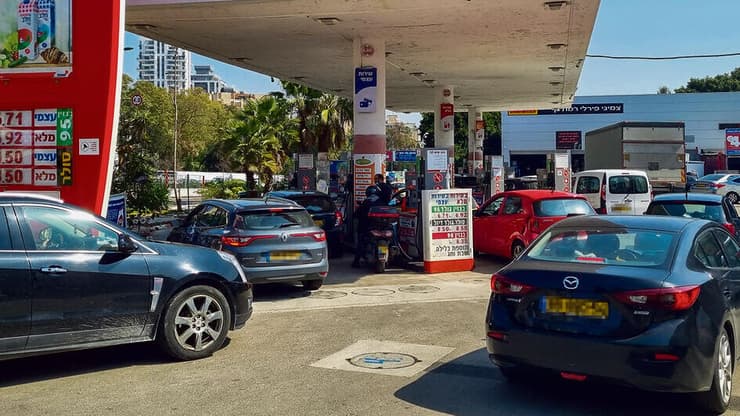 תחנת דלק (צילום: יריב כץ) צילום: יריב כץ