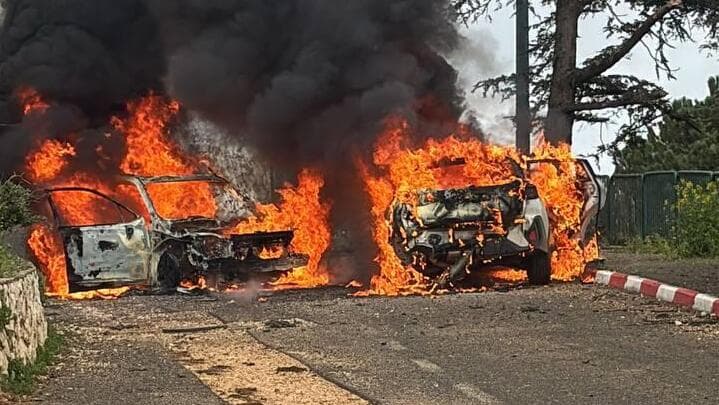 רכבים עולים באש במשגב העם