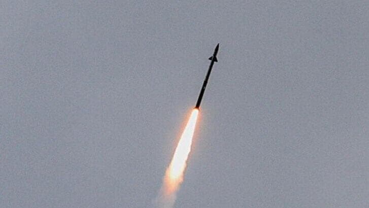 מיירט של כיפת ברזל (צילום: REUTERS/Tyrone Siu) יירוט של כיפת ברזל באזור הצפון בעקבות ירי רקטות של חיזבאללה מלבנון