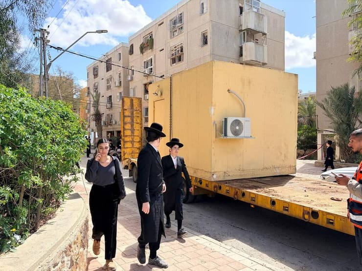 מיגונית שהביאו לראש הממשלה בערד