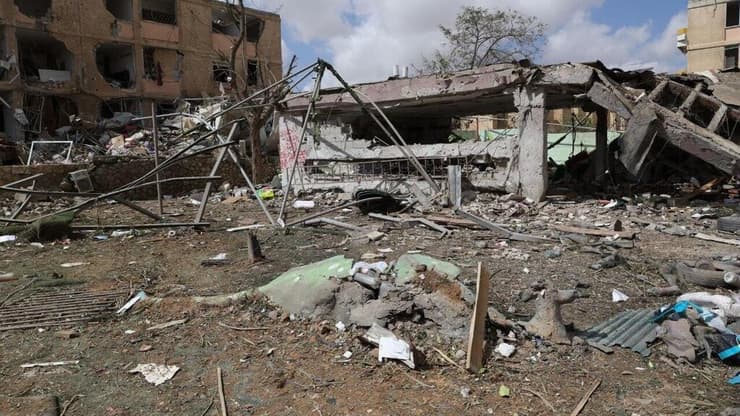 הזירה בדימונה, יום אחרי (צילום: אלכס קולומויסקי) הזירה בדימונה