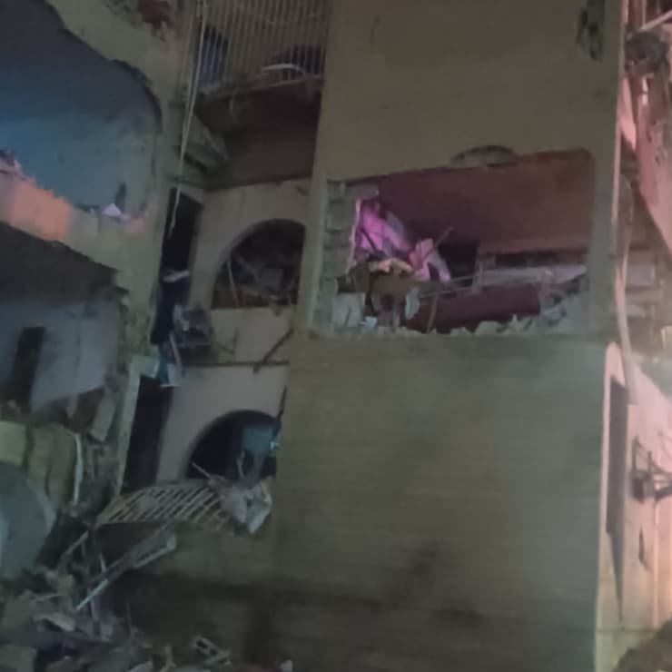 "שכנים עברו לגור אצל קרובי משפחה". דירתה של אלדין שנפגעה בערד הבית שנפגע