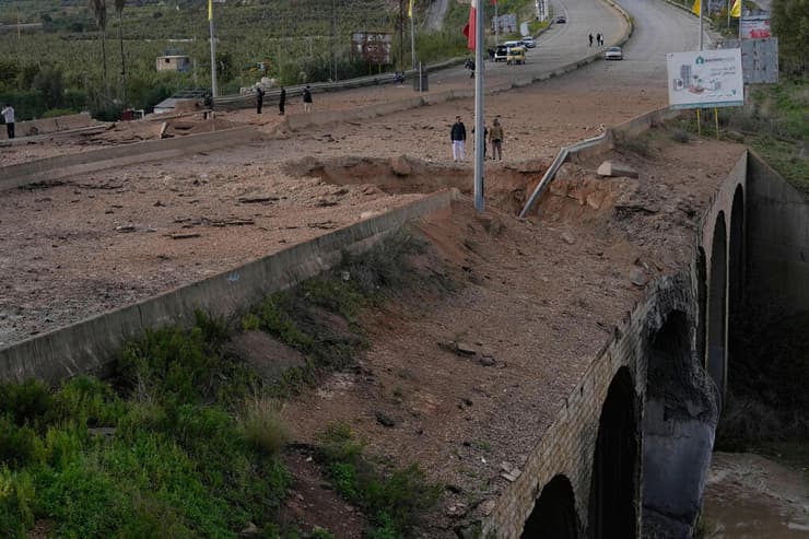 צילום: AP Photo/Mohammad Zaatari גשר קאסמייה ב נהר ליטני הליטני בדרום לבנון אחרי שהותקף על ידי צה"ל