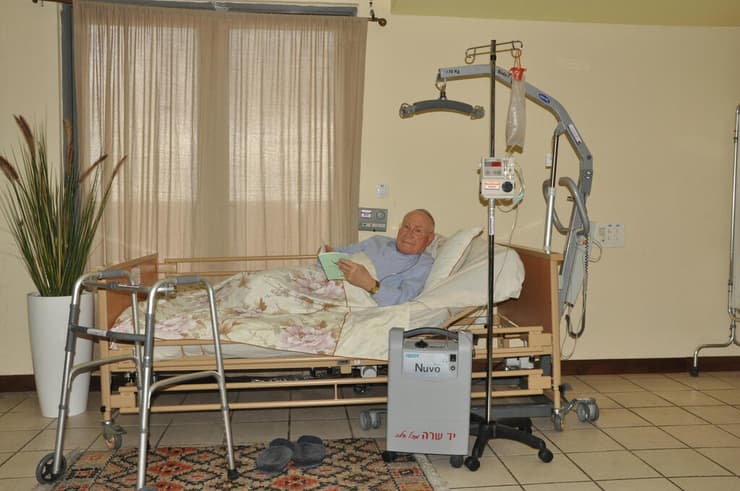 אשפוז בית עם ציוד של יד שרה