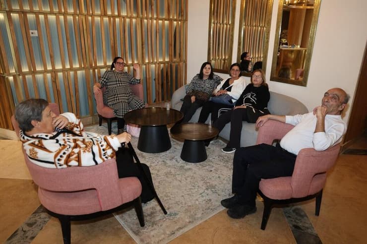  המפונים למלון רמאדה בנתניה: כרגע מדובר במבוגרים שמתקשים להגיע למקלטים ובמשפחות עם ילדים