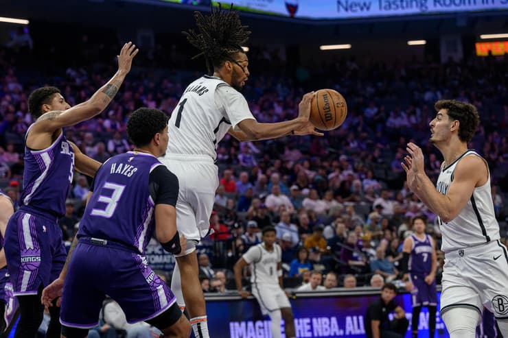 וויליאמס מוצא את שרף (צילום: AP Photo/Randall Benton) בן שרף