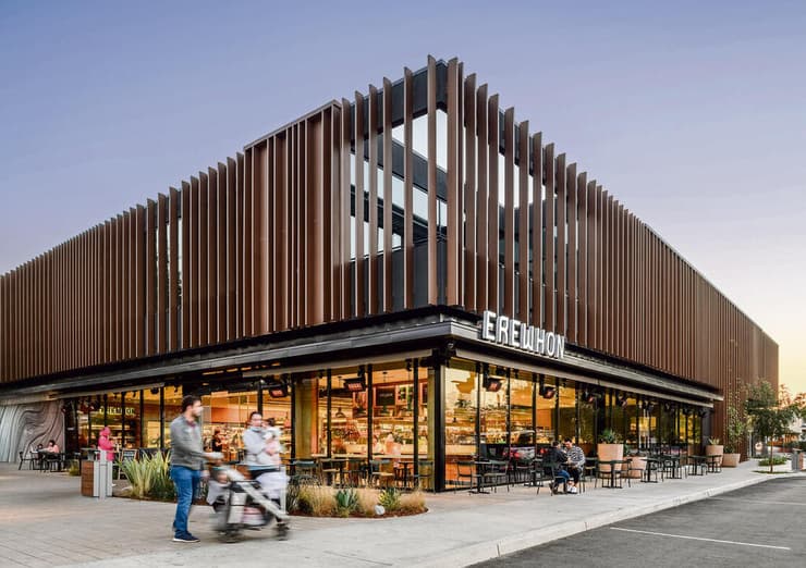 סופרמרקט או  גלריה לאמנות?  סניף Erewhon בלוס־אנג'לס