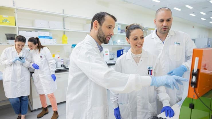 תהליך הפיתוח במעבדות טבע בנתניה. ארכיון (צילום: באדיבות טבע) מעבדות טבע לפיתוח תרופות ביולוגיות