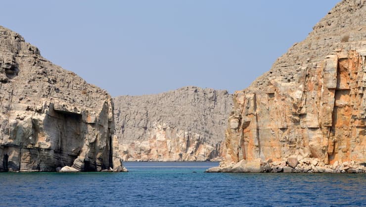 ארכיון ספינות טען ליד מצר הורמוז