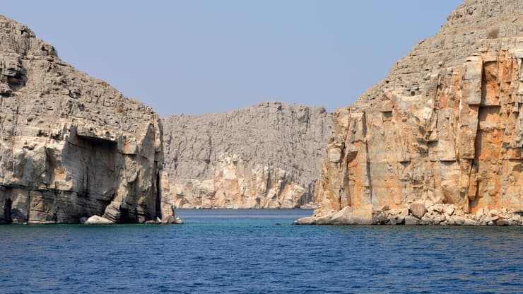 ארכיון ספינות טען ליד מצר הורמוז