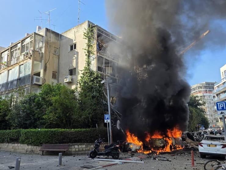 זירת נפילה בתל אביב (צילום: דוברות כבאות והצלה לישראל) תל אביב
