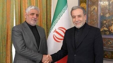 משמאל: השגריר האיראני שגורש ושר החוץ האיראני מוחמד רזא שיבאני