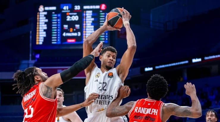 וולטר טבארס עם הריבאונד