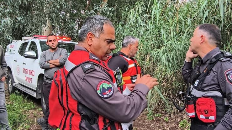 חילוץ גבר שנסחף בנהר הירדן