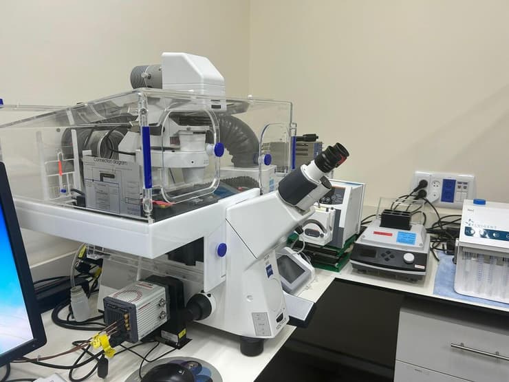 הצצה למעבדות טבע (צילום: באדיבות טבע) מעבדות טבע לפיתוח תרופות ביולוגיות