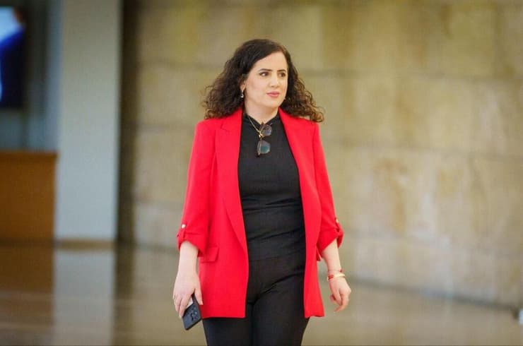 ח"כ נעמה לזימי מגיעה לדיון (צילום: שלו שלום) דיון בעליון על התקציב לחרדים