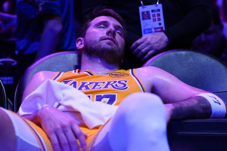 עולה להתקפה. דונצ'יץ' (צילום: Rich Storry / GETTY IMAGES NORTH AMERICA / AFP) דונצ'יץ'