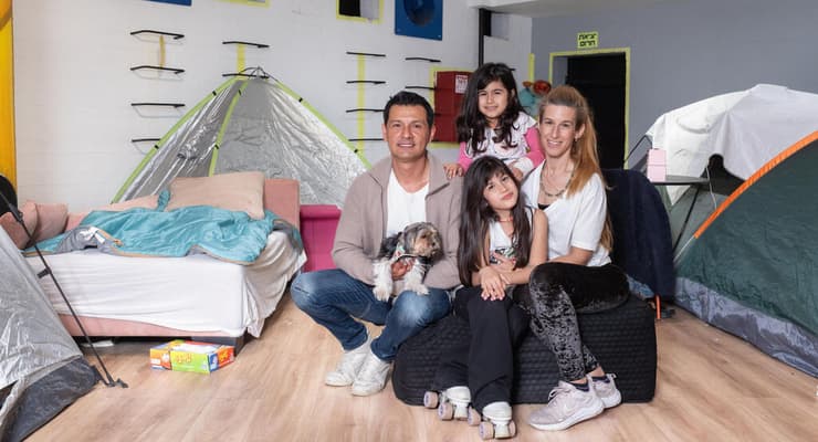 על הספה - משפחת רינגל מרמת גן