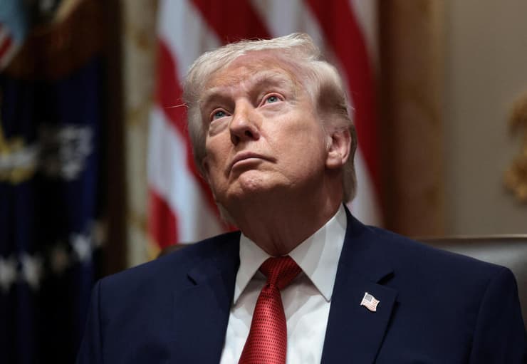 נשיא ארה"ב דונלד טראמפ בישיבת קבינט