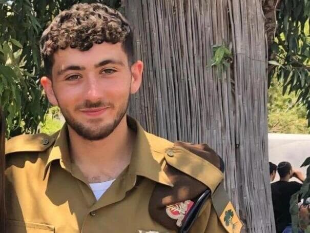 "מסתובב החיוך החצי ביישני שלך, תמיד זורק בדיחה ברגעים קשים". אורי גרינברג ז"ל (צילום: אתר צה"ל) אורי גרינברג ז"ל