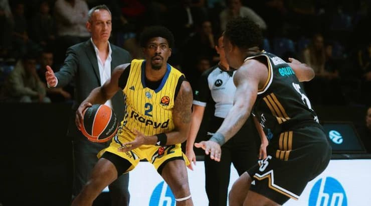 ג'ימי קלארק (ג'ורג'ה קוסטיץ’) ג'ימי קלארק