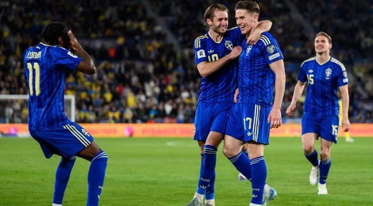 ויקטור גיוקרש, בנג'מין ניגרן ואנתוני אלנגה מרוצים (IMAGO) ויקטור גיוקרש, בנג'מין ניגרן ואנתוני אלנגה מרוצים