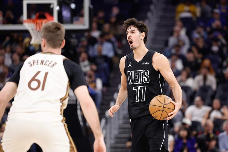 הופעה מצוינת שלא הספיקה. שרף נגד גולדן סטייט (צילום: Kelley L Cox/Getty Images/AFP ) בן שרף נגד גולדן סטייט וצ'ייס סנטר