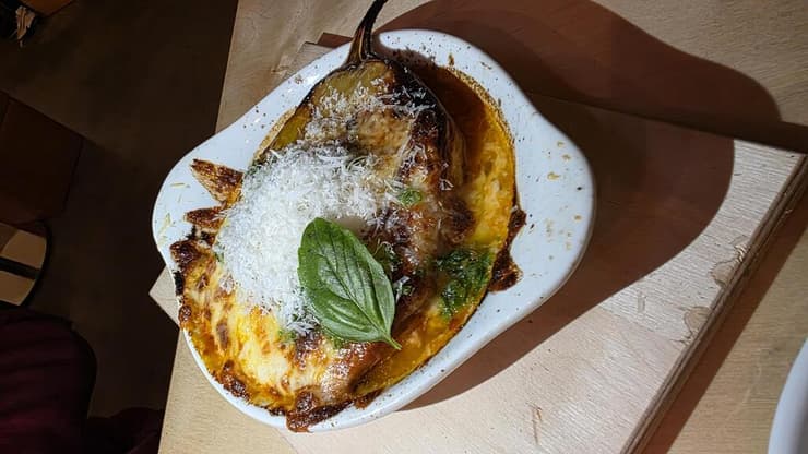 לא על הפיצה לבדה. קוטה (צילום: יהונתן כהן) מסעדת קוטה