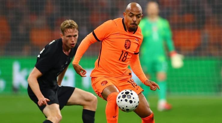 דונייל מאלן עם הכדור