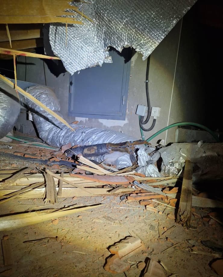 נפל של טיל מתפצל אותר בעליית גג בסביון