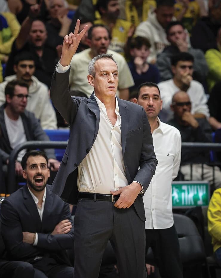 ההישארות שלו היא סיבה עיקרית לשינוי. עודד קטש (צילום: עוז מועלם) מאמן מכבי ת"א עודד קטש