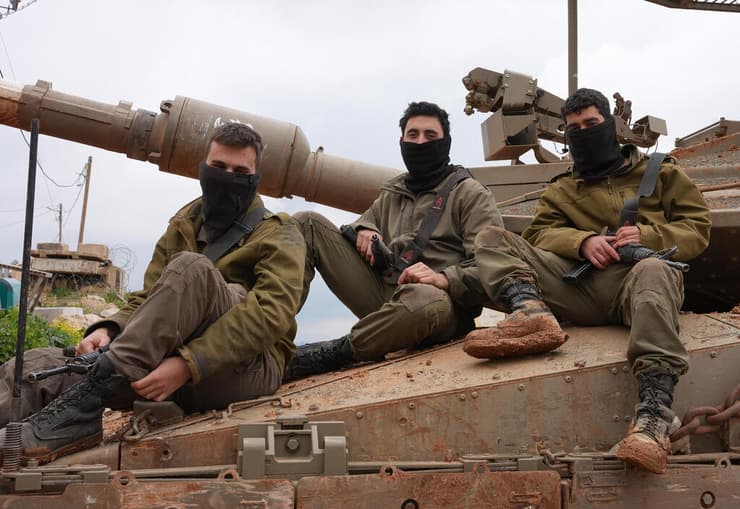 לוחמי חטיבה 401 יוצאים להתרעננות מלבנון אחרי שבועיים של לחימה