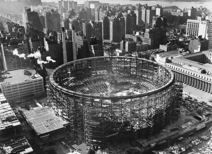 עבודות הבנייה של מדיסון סקוור גארדן במנהטן, 1966 (צילום: H. William Tetlow/Fox Photos/Hulton Archive/Getty Images) עבודות הבנייה של מדיסון סקוור גרדן במנהטן, 1966