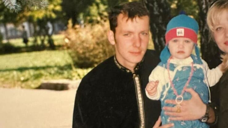 משפחת וידמנט לאחר העלייה לישראל (צילום: באדיבות המשפחה) ויאצ'סלב וידמנט