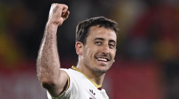 מיקל אויארסבאל חוגג