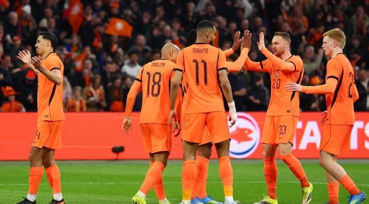 שחקני הולנד מאושרים