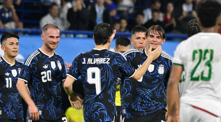 שחקני נבחרת ארגנטינה חוגגים