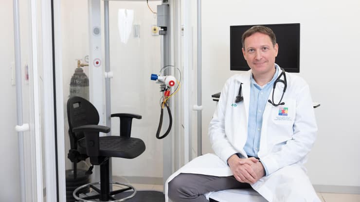 ד"ר פטריק שטפלר, רופא במרכז הרפואי שניידר לילדים