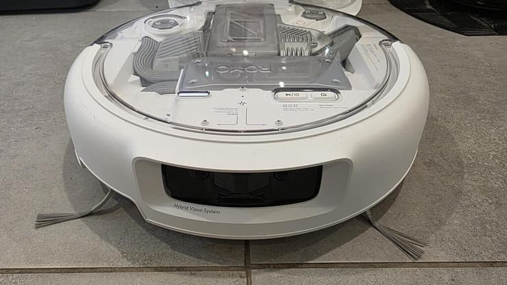 הרובוט שואב-שוטף Romo P של DJI