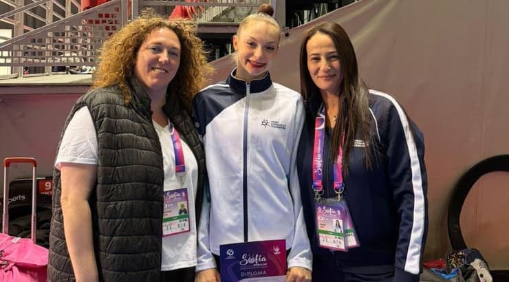 איילת זוסמן, מיטל סומקין וג'ולייטה קנטלופי (באדיבות איגוד ההתעמלות) איילת זוסמן, מיטל סומקין וג'ולייטה קנטלופי