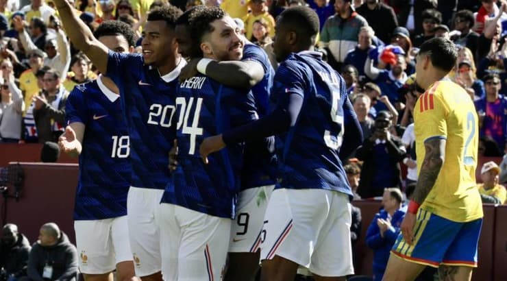 שחקני נבחרת צרפת חוגגים