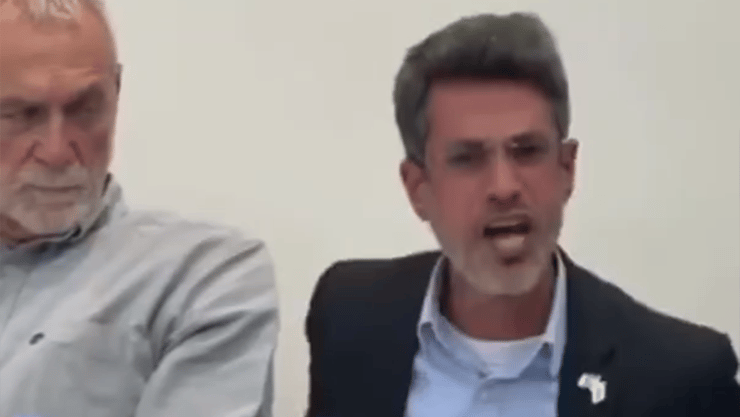 ראש העיר קריית שמונה אביחי שטרן זעם על התנהלות משרדי הממשלה ראש עיריית קריית שמונה אביחי שטרן מדבר על המלחמה המתמשכת