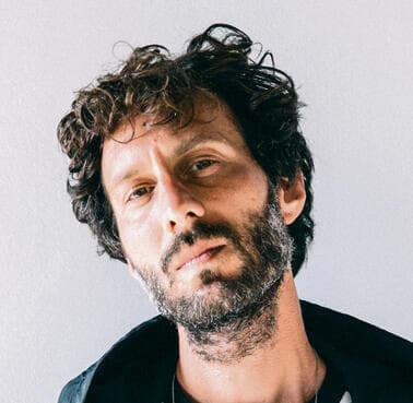 בא להתייעץ. אלון עדר  | צילום: אורית פניני