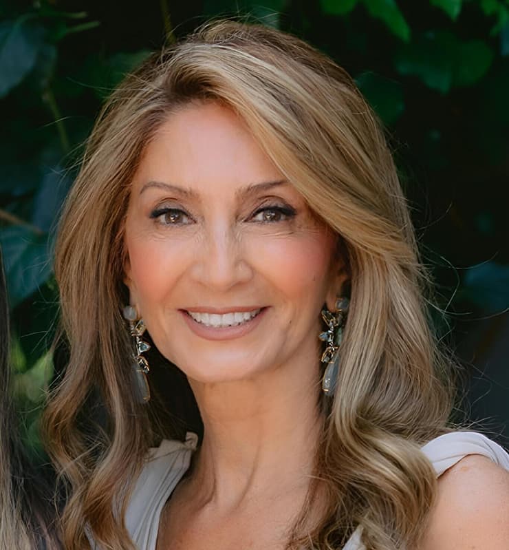 דורה נזריאן