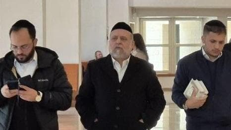 הרב משה יזדי מגיע לבית המשפט להכרעת הדין